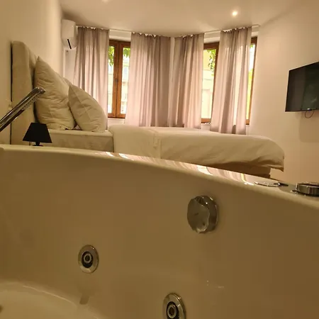 Fera Hotel